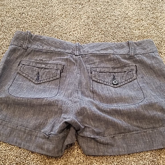 Shorts - Picture 3 of 3
